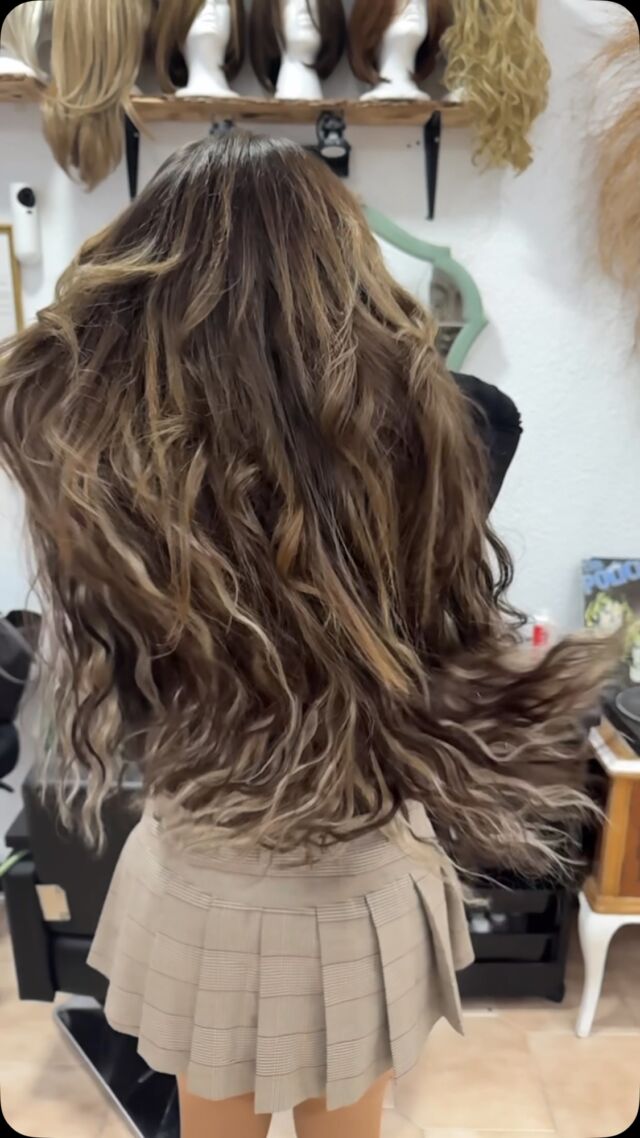 Cambia de look y deslumbra a todos 🤩🥰😍😌 con nuestras extensiones invisibles de la mejor calidad 😎🤌